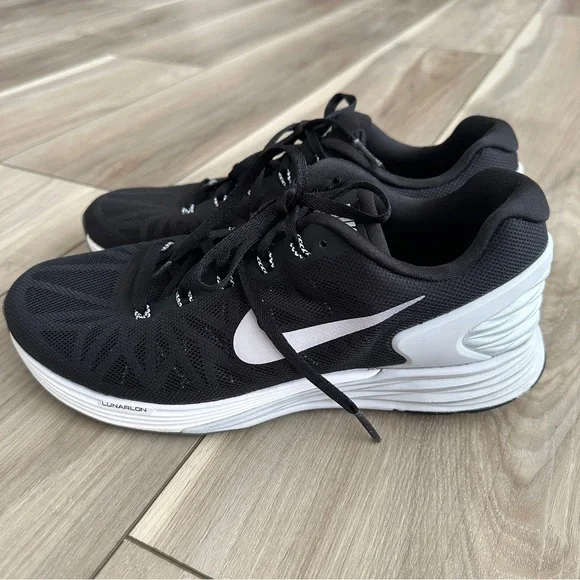 Nike LunarGlide 6 Women’s Running Shoes Black White Size 9 US 654433-001 - Picture 2 of 15